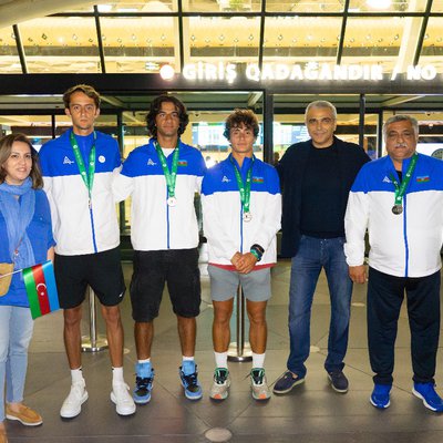 Tarix yazan tennis millimiz Vətənə qayıtdı