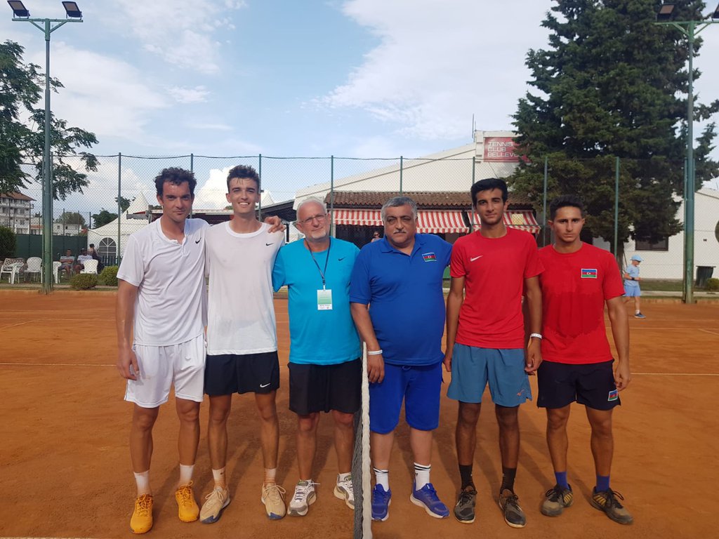 Monteneqroda "Davis Cup" turniri davam edir