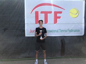 Tamerlan Əzizovun beynəlxalq tennis turnirindəki qələbəsi